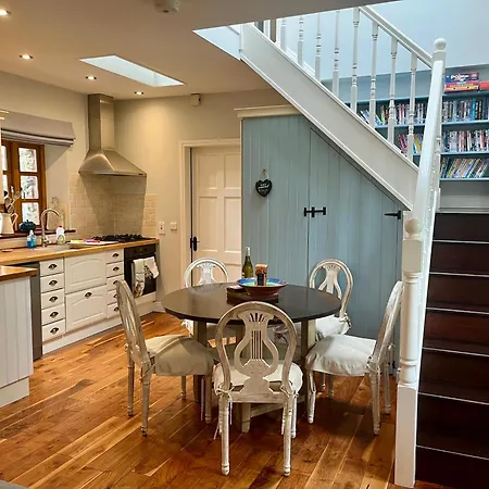 Wild Atlantic Holiday Lets * Kinvara