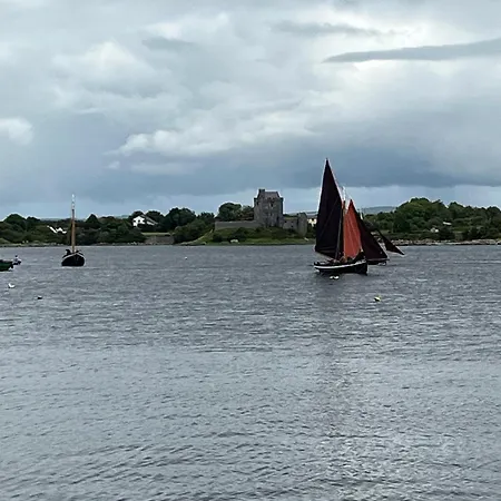 Wild Atlantic Holiday Lets *