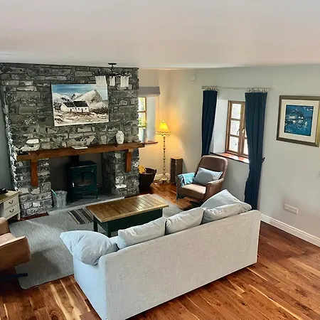 Wild Atlantic Holiday Lets *